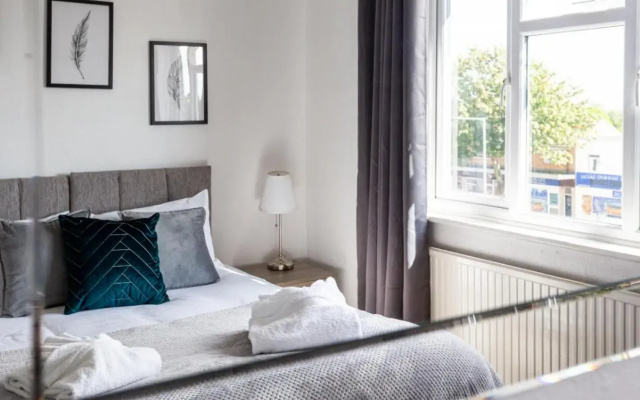 The Woodgrange - 4-Bedroom Apartment