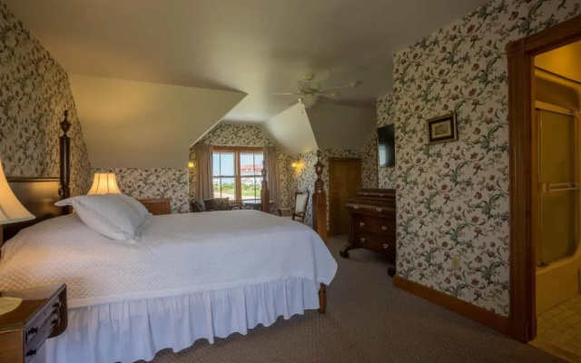 Rose Farm Inn