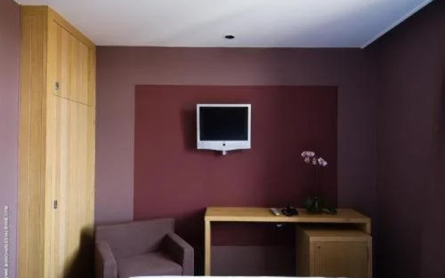 Pol Hotel