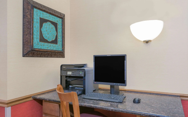 Super 8 by Wyndham Marshalltown