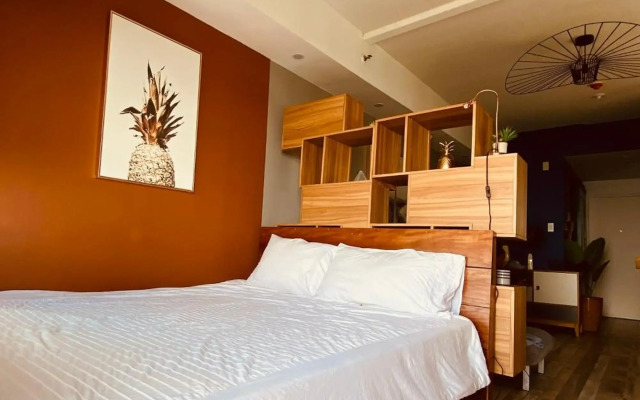 Wind Residence Designer appt overlooking Taal lake
