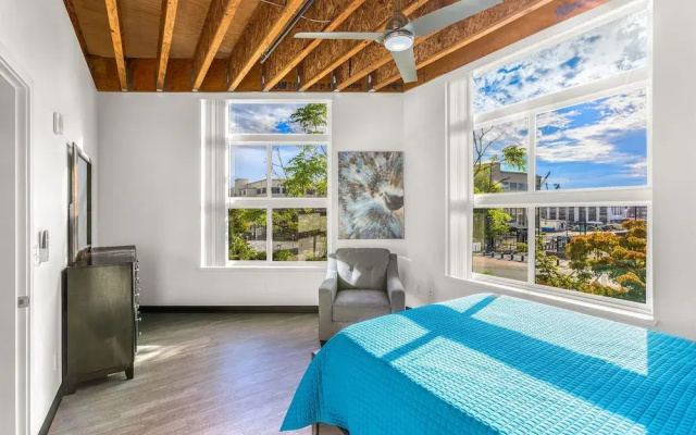 Admiral Condo 201 in Bremerton
