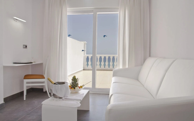 Hotel Los Delfines