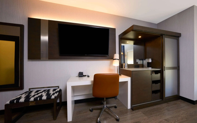 Cambria Hotel Detroit Downtown