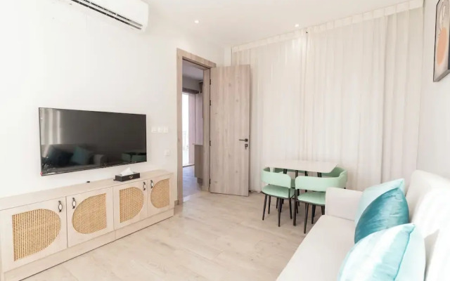 Diamond Palm Hotel & Resort