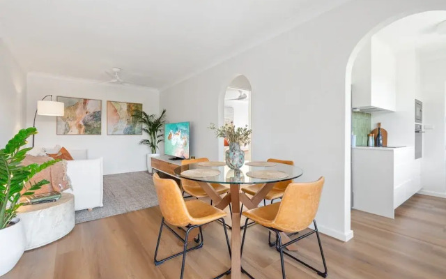 Spacious Apartment Near Cronulla Beach