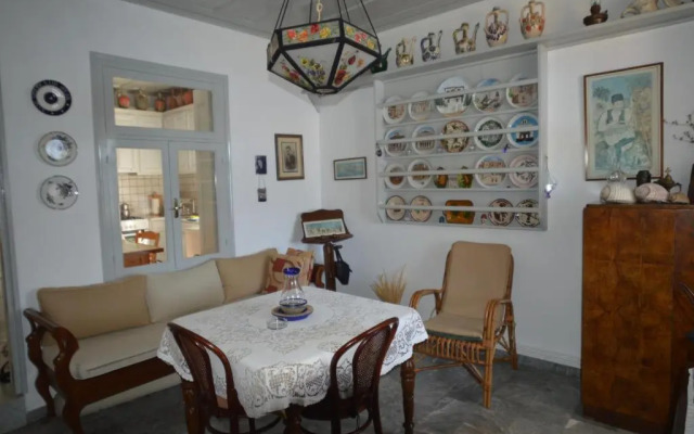 V. Molova, Molyvos, Lesvos