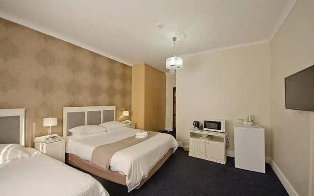 The Russel Hotel