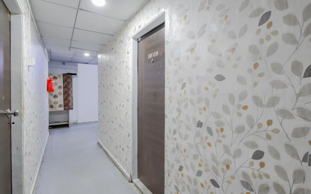 OYO 79236 Hotel Laksh
