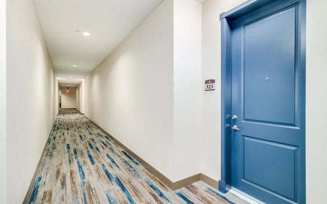 Queen Creek #323 - 1 Br Condo