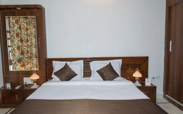 OYO 10412 Home Exotic 4BHK Villa Govardhan Vilas