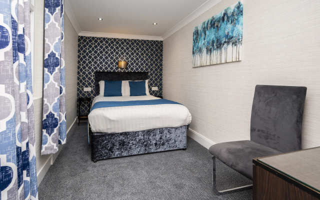 Mentone Hotel