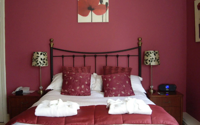 Knoll Country House