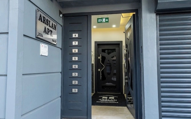 Arslan Apartments