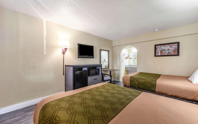 Econo Lodge San Marcos University Area