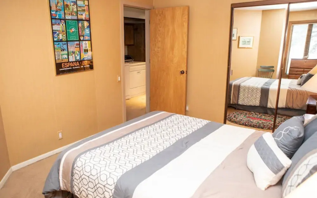 126 Ridgepoint 3 Bedroom Townhouse by RedAwning