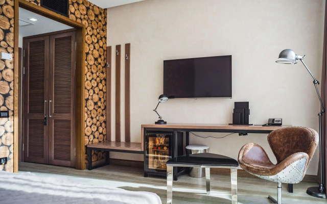 M1 Club Hotel
