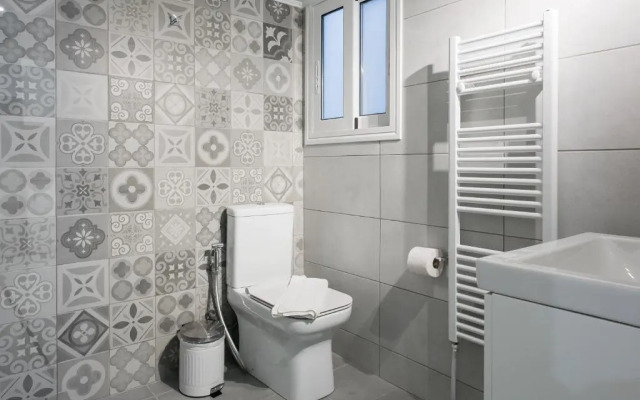 Minimal 2 BR near Olympic Stadium - 15 min walk