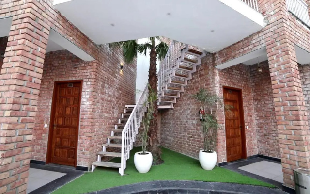 Raja Ji hotel and Restaurant