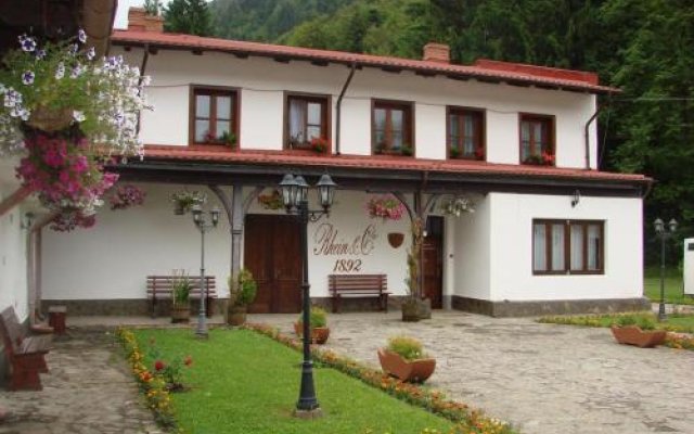 Pensiunea Rhein in Azuga, Romania from 208$, photos, reviews - zenhotels.com hotel front