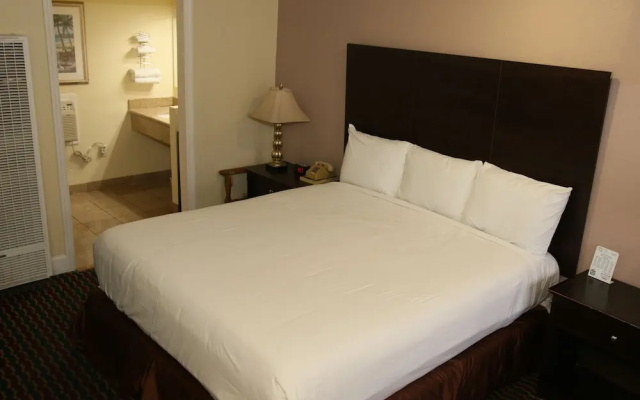Town & Country Inn