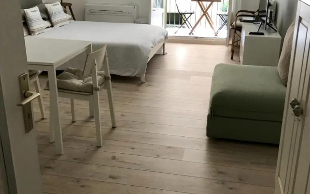 Studio Chateau