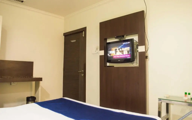 Deluxe Hotel Gaurav Palace