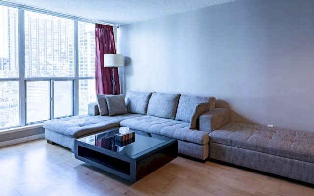 Chic 1 Bed in Heart of Downtown Toronto