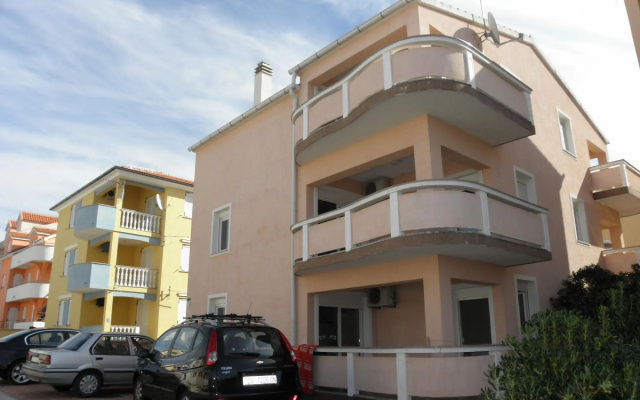 Sab - 40 m from beach - A2(4+2)