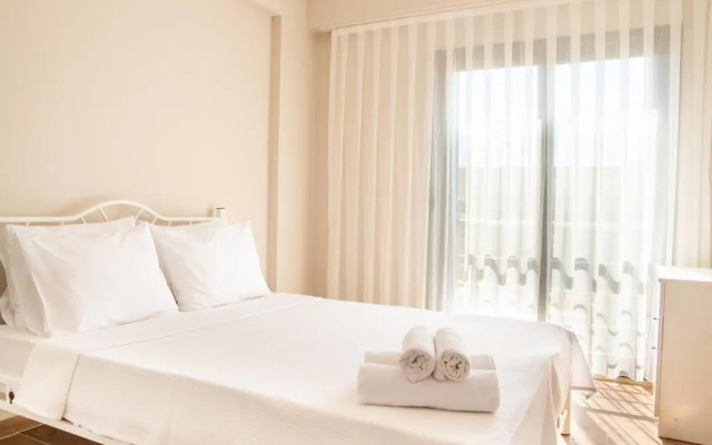 Superb Flat near Sea with Shared Pool in Cesme