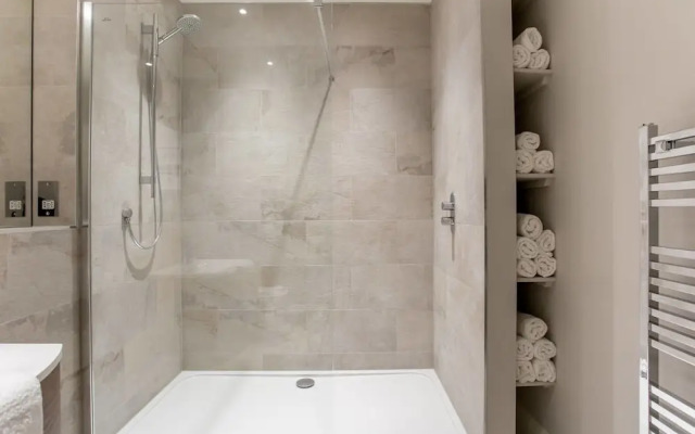 Destination Edinburgh Apartment York Place