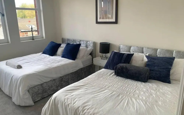 Luxury 3 Bedroom Modern Penthouse- Birmingham City