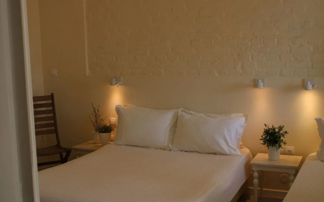 Zefiros Traditional Hotel