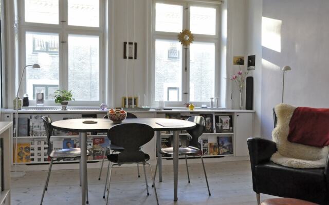 Отель 1 bedroom apt Close To Christiania 308-1 Дания, Копенгаген - отзывы, цены и фото номеров - забронировать отель 1 bedroom apt Close To Christiania 308-1 онлайн гостиничный бар