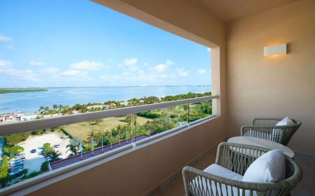 Wyndham Grand Cancun All Inclusive Resort & Villas