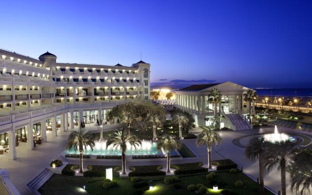 Отель Las Arenas Balneario Resort Испания, Валенсия - 1 отзыв об отеле, цены и фото номеров - забронировать отель Las Arenas Balneario Resort онлайн вид на фасад