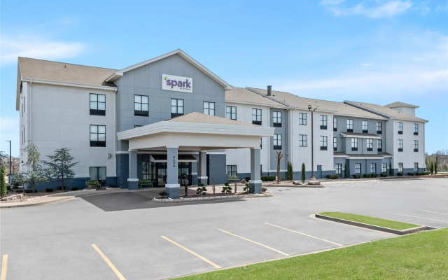 Spark by Hilton Shawnee