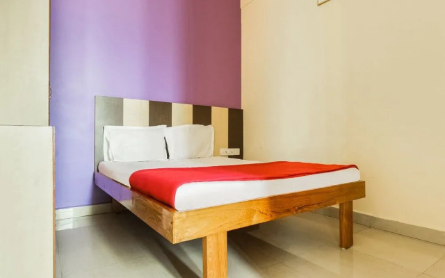 Spot on 49517 Hotel Hoysala Deluxe Lodging