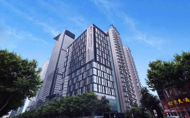 Отель Zhenyue Longbao Chengdu Taikoo Li Branch Chunxi Road