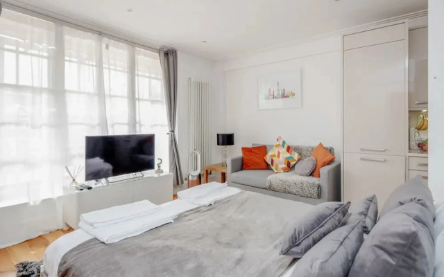 Elegant Stay Near Hyde Park
