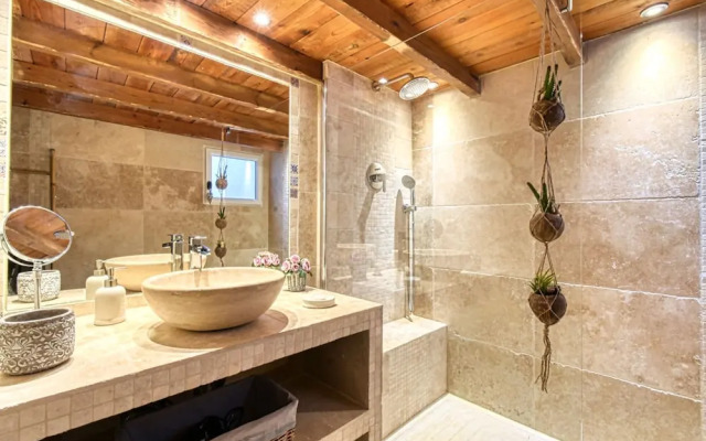 Guestready - Cozy and Rustic Duplex - 1 min Walk From Palais!