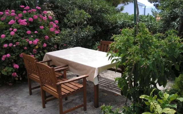 Zelko - With Garden - A1