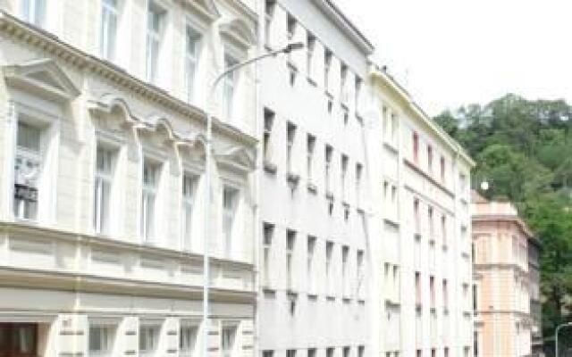 Отель Residence Jeronymova вид на фасад