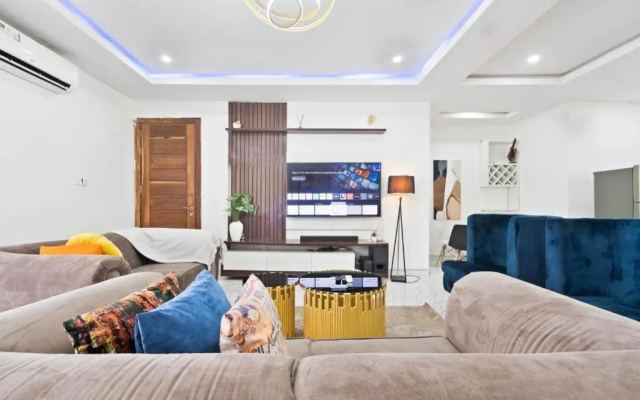 Luxury 2bedroom apartment with pool
