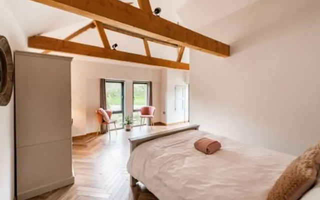 Host Stay Willow Barn
