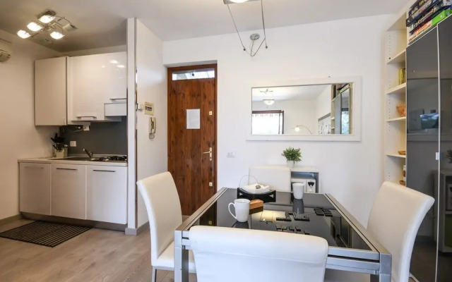 Zoe Apartment
