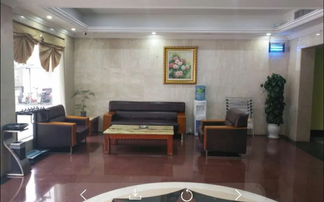 Huhua Hotel (Jiaotong University Jiangchuan Road Metro Station)
