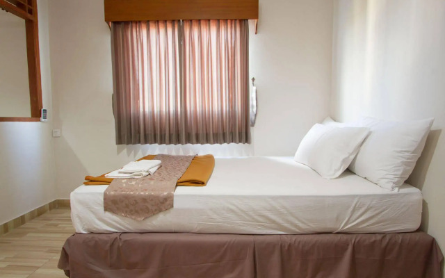 Hotel Ratna