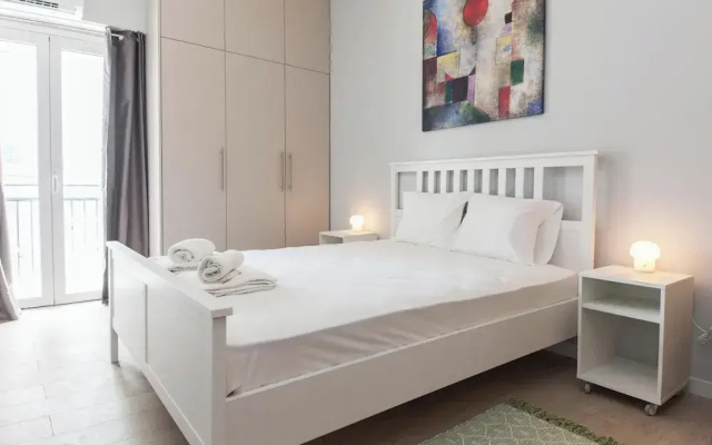 Fresh Exarcheia Studio w Balcony & Style