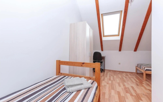 Awesome Home in Oklaj With Wifi and 3 Bedrooms